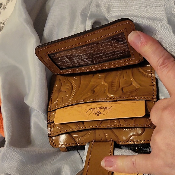 Patricia Nash Cassis Id case BNWT - Picture 3 of 4